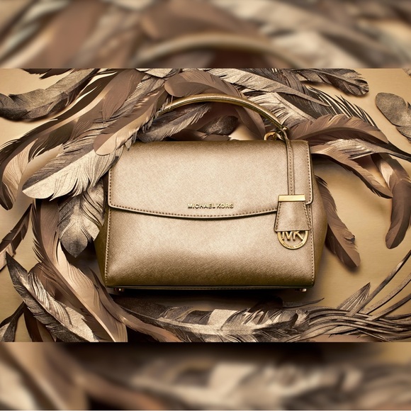 MICHAEL KORS AVA PALE GOLD SAFFIANO LEATHER CROSSBODY HANDBAG - Picture 2 of 5